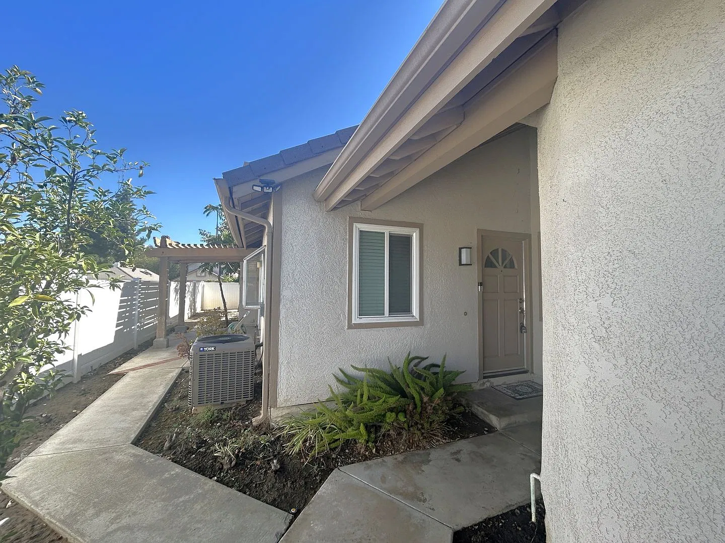 16644 Surrey Place Hacienda Heights 91745 (2 Bed / 2 Bath) — Photo 3