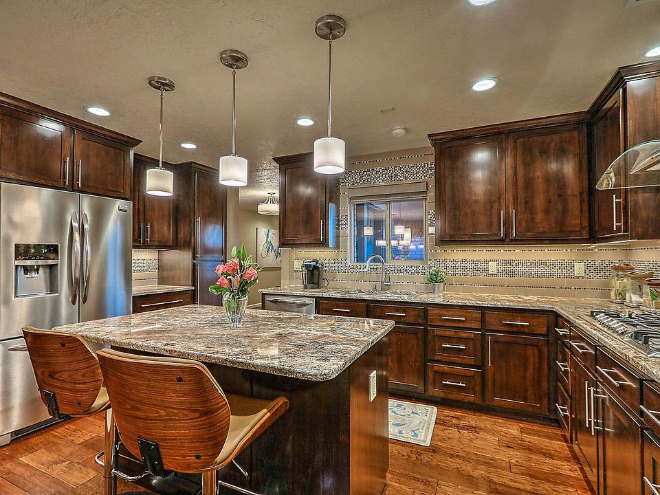 1st image of 3068 Toreador Dr NE