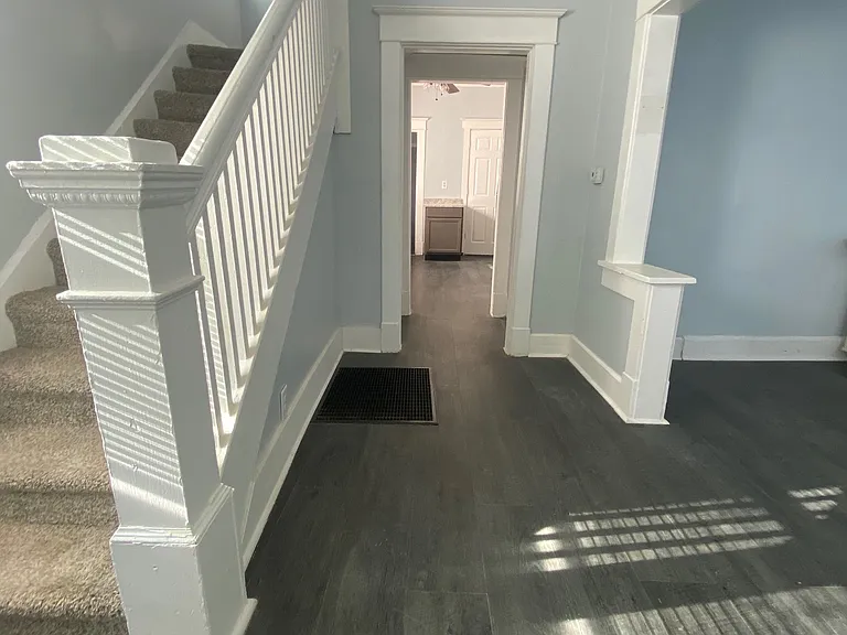 2316 Coyner Ave — Photo 2