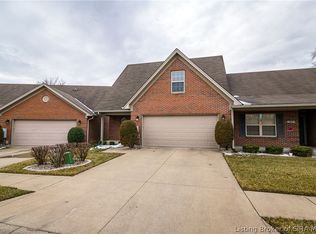 1915 Edgewood Station Dr, New Albany, IN 47150