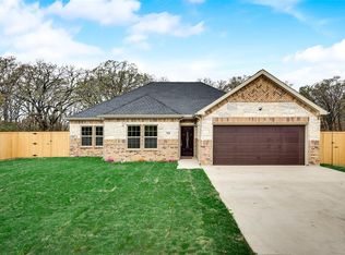 910 Armstrong Rd, Seagoville, TX 75159