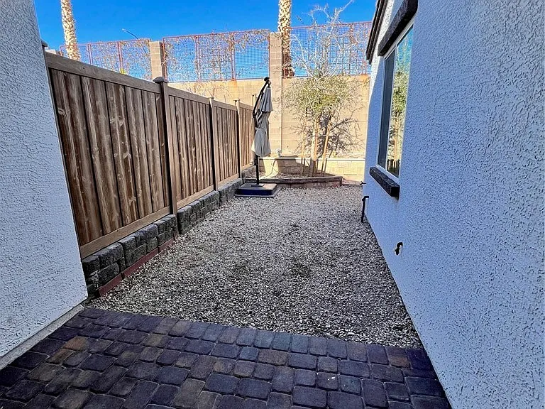 1586 Tilman Ln — Photo 16