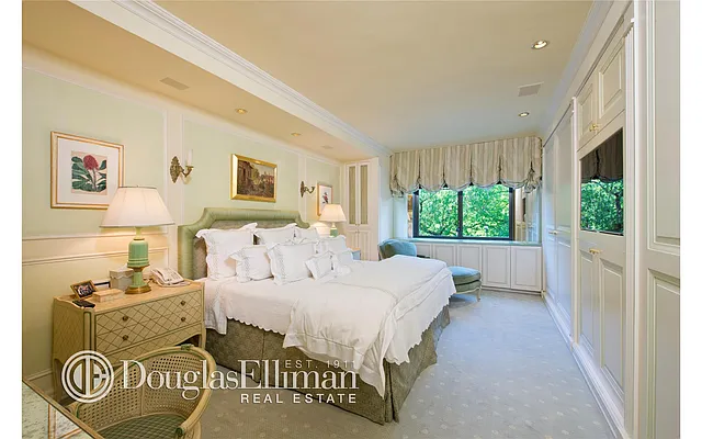 Sold by Douglas Elliman | media 16
