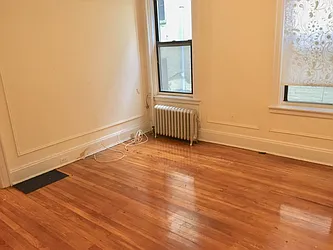 Rented by Papp Realty