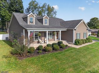 9 Glory Rd, Lebanon, NJ 08833