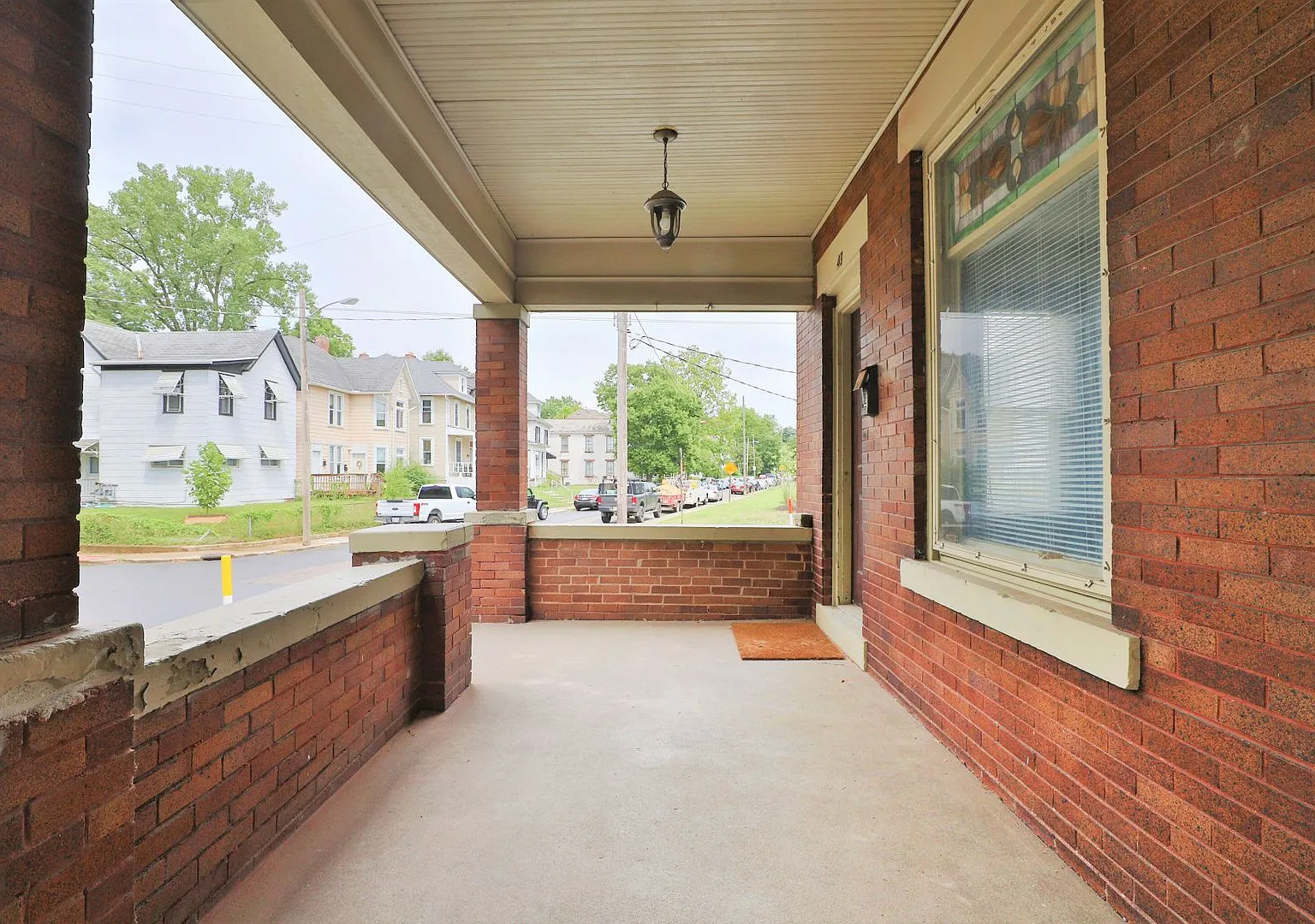 4 Bedroom , 2 Bath Newly Renovated house - Right off of High St — Photo 2