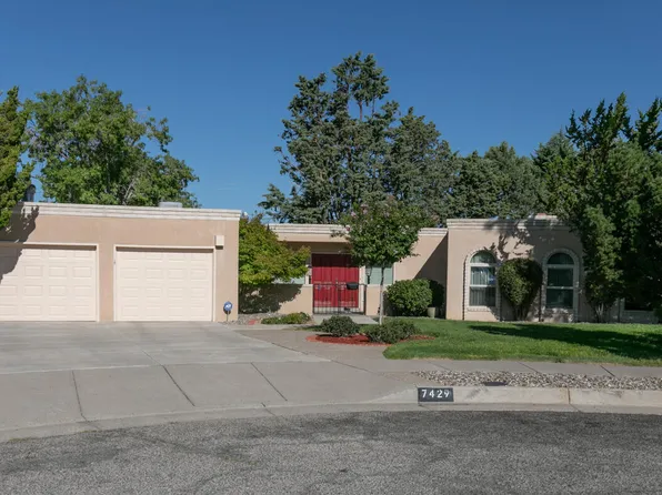 7429 Carriveau Ave NE, Albuquerque, NM 87110