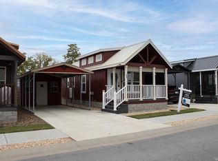 1809 S G St, Rogers, AR 72756