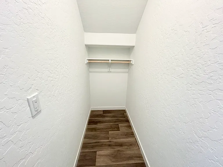 4417 Bellaire Ave — Photo 20