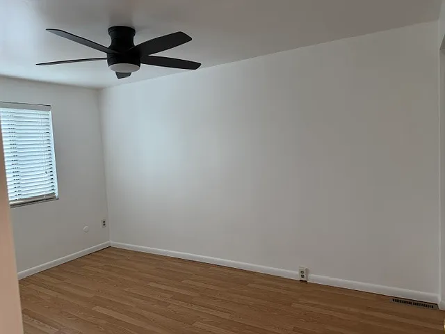 142 Bellwood Ct — Photo 11