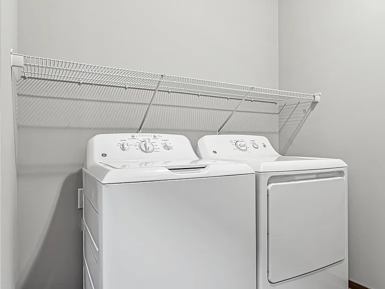 Vista- In-Unit Laundry