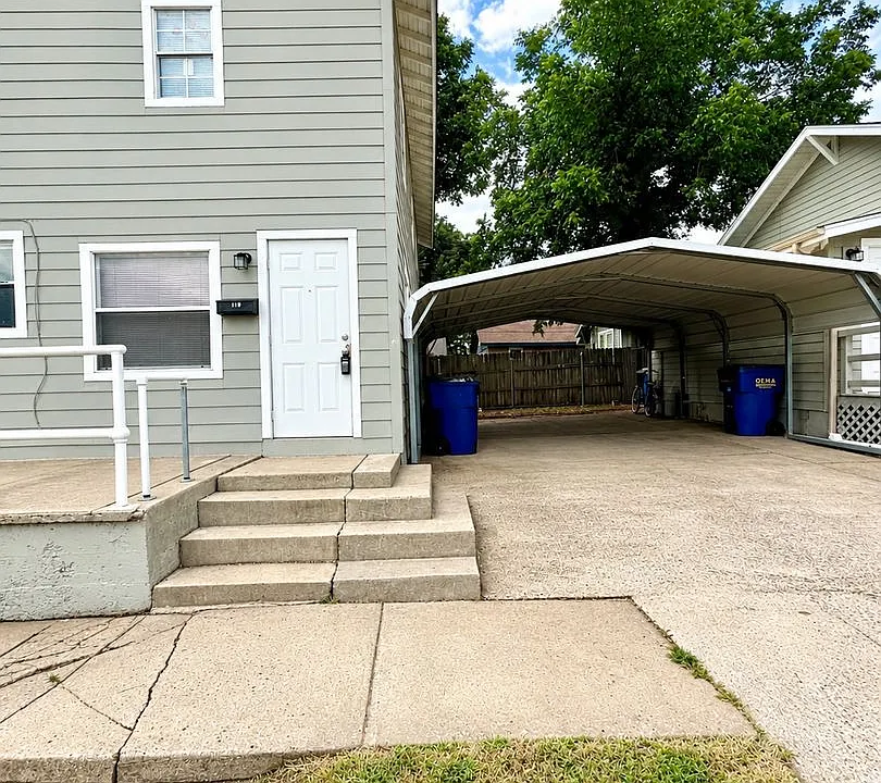 110 E Jenkins St