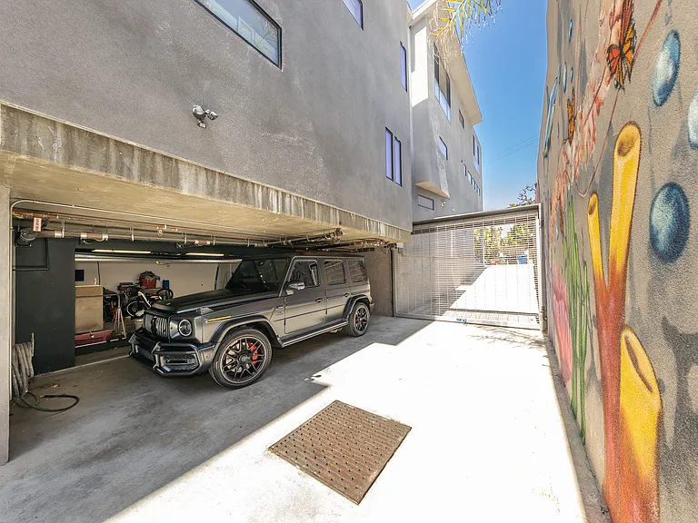 2506 S Wilson Ave — Photo 18