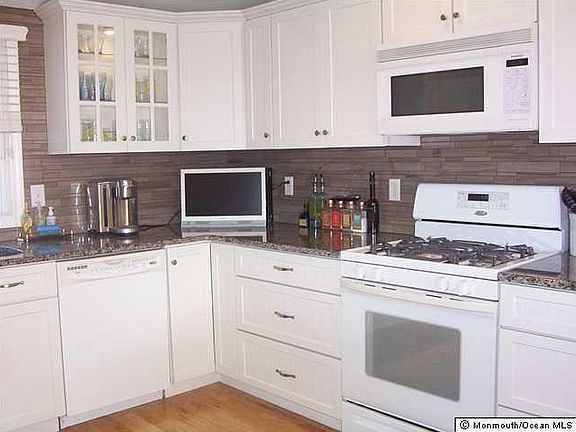 5th image of 130 Roosevelt Dr
