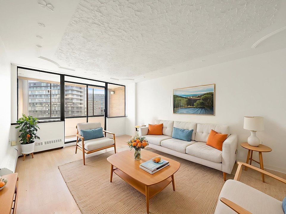 1st image of 6651 Minoru Blvd #1002