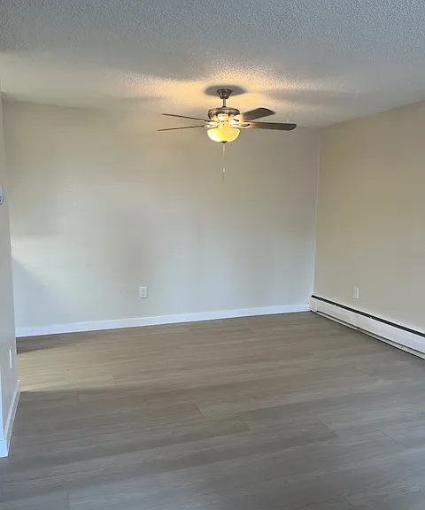 Orchard Glen Apartments — Photo 12