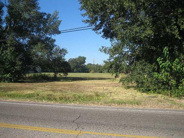 2nd image of Veterans Ave