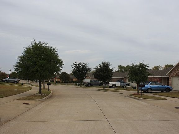 4th image of 4035 Shawnee Trl