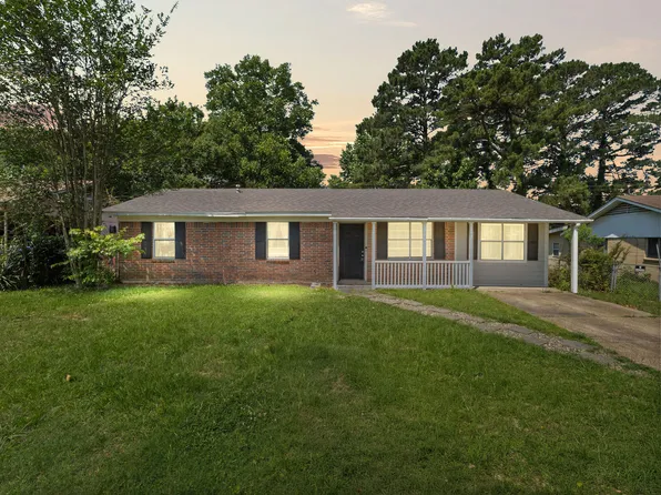 305 Ivy St, New Llano, LA 71461