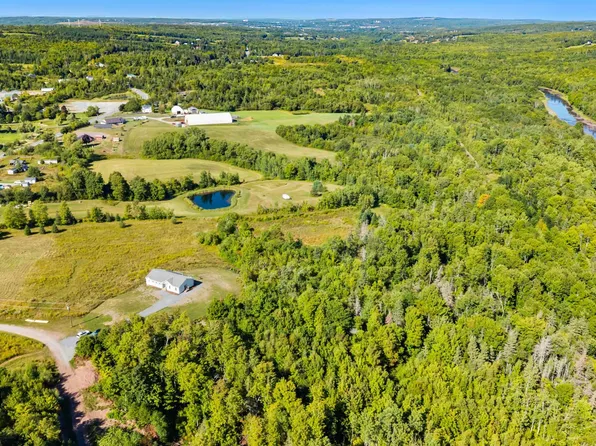 39 Brandon Ct, Riverton, NS B0K 1S0