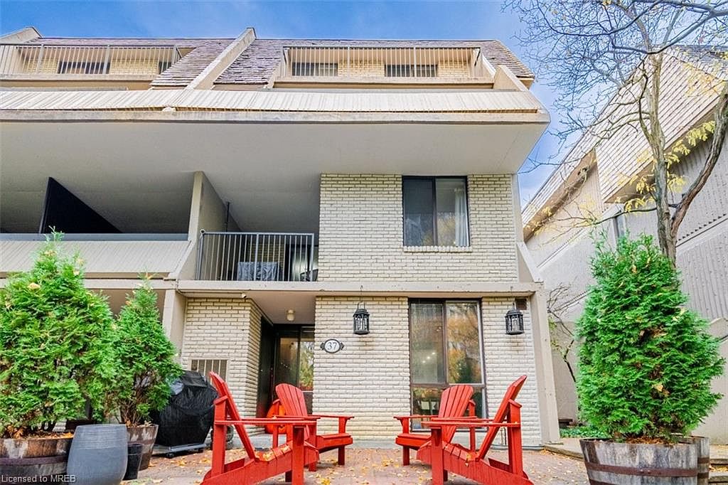 1330 Mississauga Valley Blvd 37, Mississauga, ON L5A 3T1 MLS