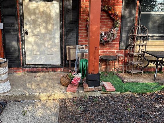 2nd image of 11 Ridgewood Pl