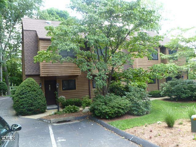 2nd image of 329 Strawberry Hill Ave APT 8