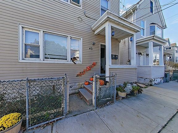 5th image of 42 Grand St