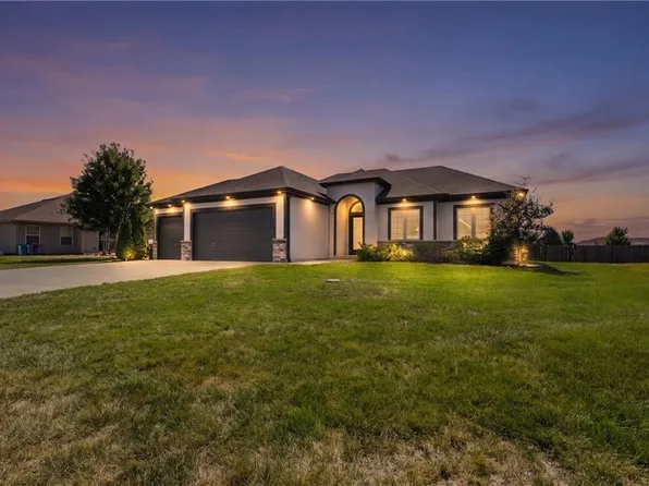 7917 SW 2nd Ter, Blue Springs, MO 64014