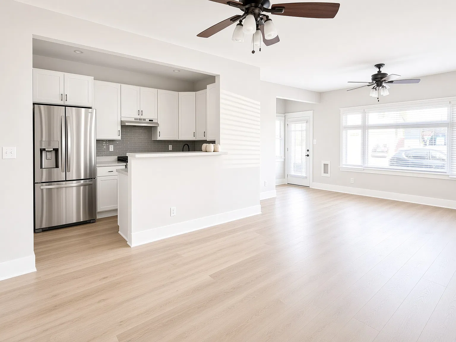 2 bed, 950 sqft, $2,400 — Photo 3