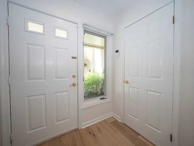 116 Montrose Ave #H — Photo 4