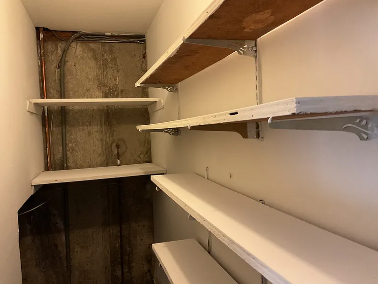 442 Surrey Ln — Photo 30