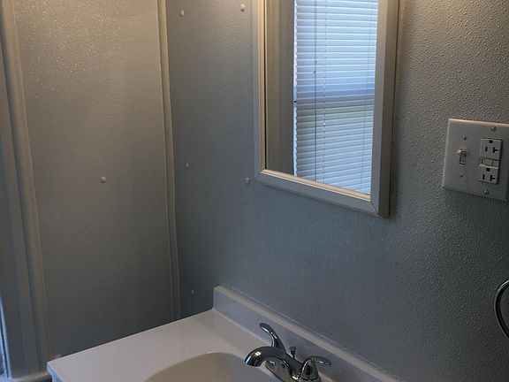 5th image of 318-320 Westminster Ave