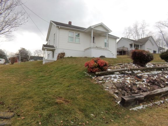 3rd image of 1265 N 1st St