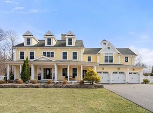11 Briarwood Dr, Westwood, MA 02090