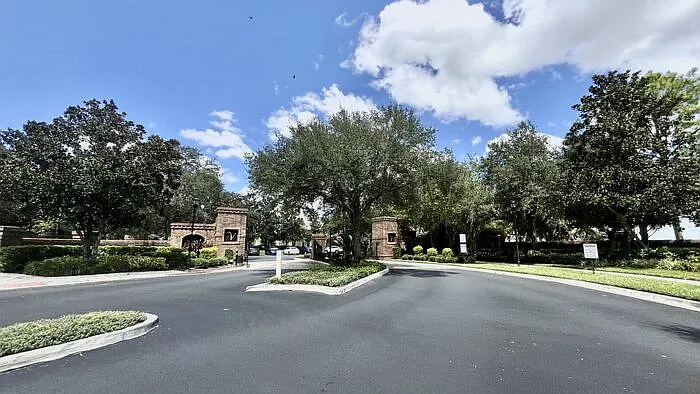 4971 Pond Ridge Dr — Photo 2