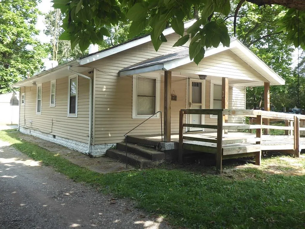 4632 Vandalia Ave photo 1