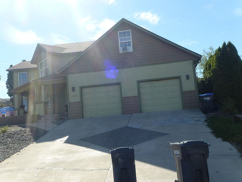 1st image of 1300 Cedar Ln