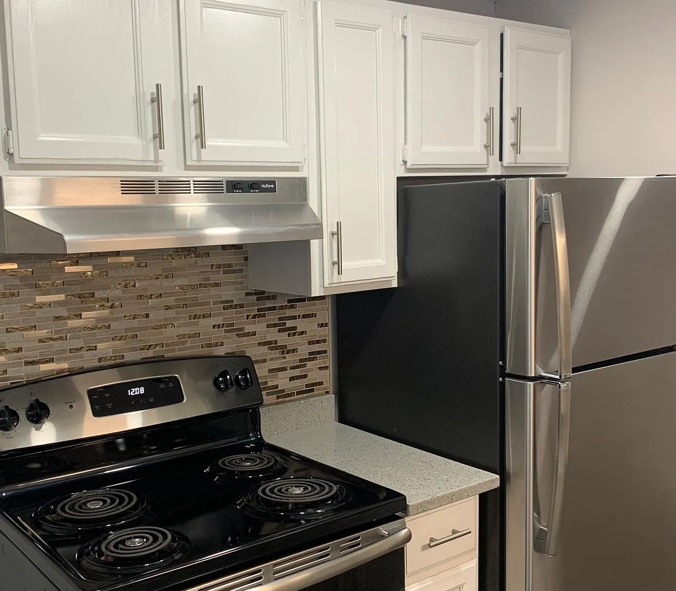 Pleasant Park Apartments — Photo 2