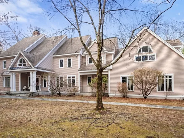 146 Aldershot Ln, Carlisle, MA 01741