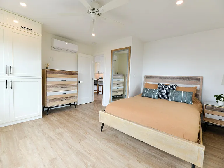 428 Monterey Ln. — Photo 7