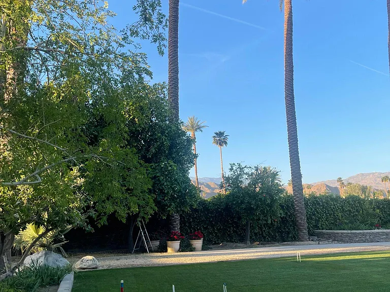 2500 sq' lawn available for croquet, games and dinner parties.