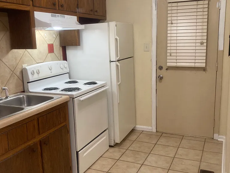 33 Rushwood St #33 — Photo 14