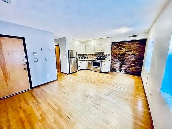 3rd image of 8 Wiget St APT 2