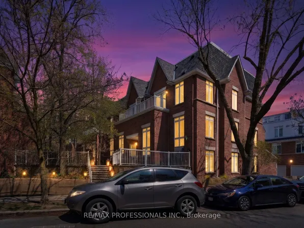 12 Sudbury St #2010, Toronto, ON M6J 3W7