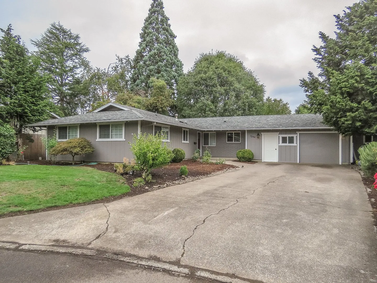 3 bedroom home in Woodburn Available — Photo 1