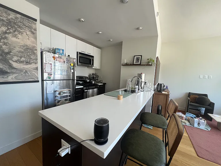 568 Union Ave #3P — Photo 4