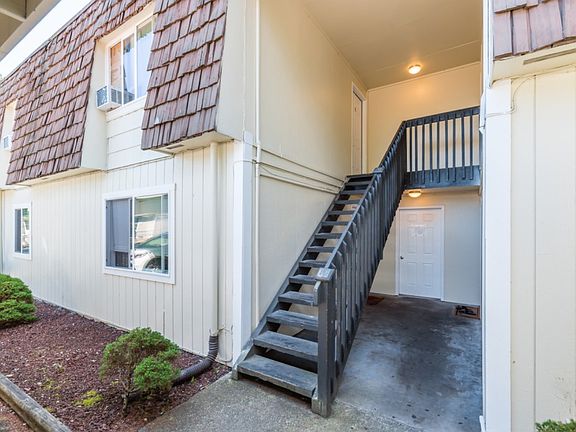 5th image of 5028 S 58th St