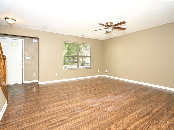 5th image of 827 Treyburn Lakes Way