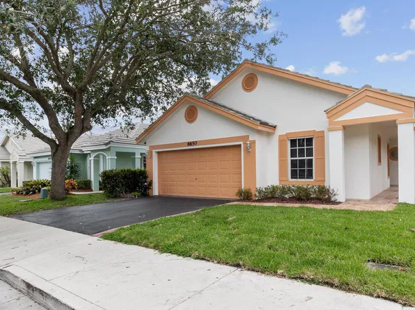 8850 Lake Park Cir N, Fort Lauderdale, FL 33328